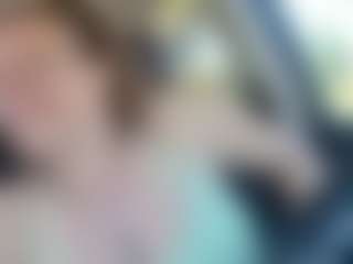 Lona P. MILF webcam performer live streaming
