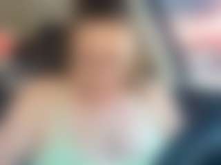 Lona P. MILF webcam performer live streaming