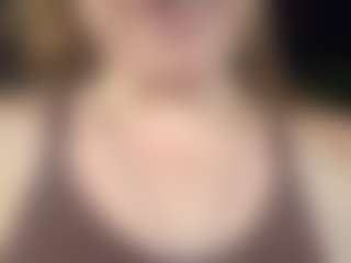 Lona Pounder's Live Sex Cam Show