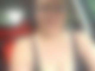 Lona Pounder's Live Sex Cam Show