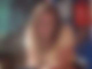 Live cam show with Lona Pounder - Amateur MILF on Gym Cam Girls