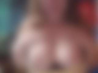 Lona Pounder's Live Sex Cam Show