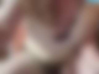 Lona Pounder's Live Sex Cam Show