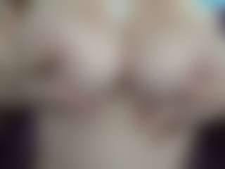 Lona Pounder's Live Sex Cam Show