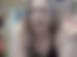 Live cam show with Lona Pounder - Amateur MILF on WildCum