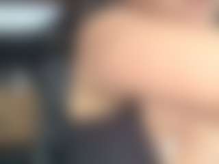 Lona Pounder's Live Sex Cam Show