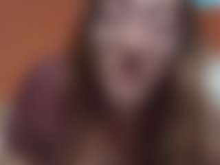 Lona Pounder's Live Sex Cam Show