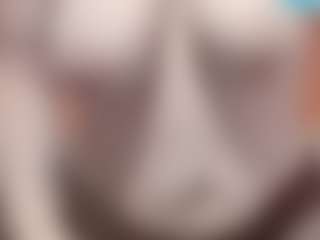 Lona Pounder's Live Sex Cam Show