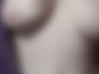 Lona Pounder's Live Sex Cam Show