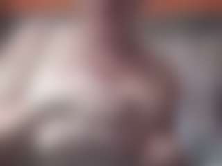 Lona Pounder's Live Sex Cam Show