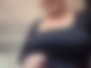 Lona Pounder's Live Sex Cam Show