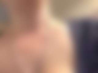 Live cam show with Lona Pounder - BBW on CamClone