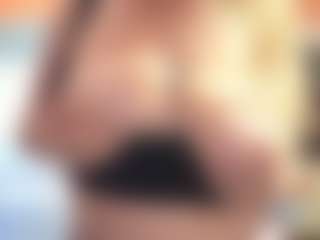 Lona Pounder's Live Sex Cam Show