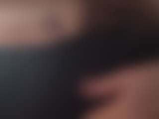 Lona Pounder's Live Sex Cam Show