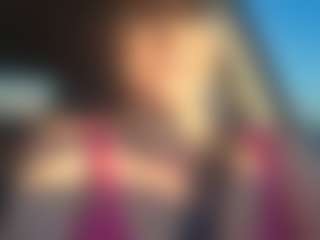Live cam show with Lona Pounder - Curvy Middle Aged on SmokeAndPoke