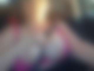 Lona Pounder's Live Sex Cam Show