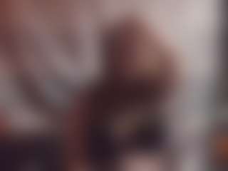 Live cam show with Lona Pounder - Tease MILF on Dare Cams