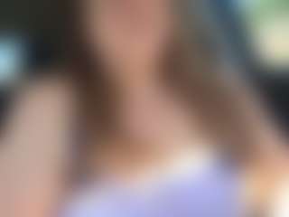 Lona Pounder's Live Sex Cam Show