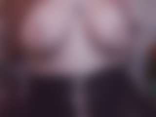 Lona Pounder's Live Sex Cam Show