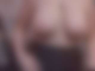 Lona Pounder's Live Sex Cam Show