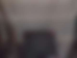 Lona Pounder MILF webcam performer live streaming