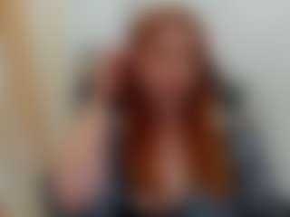 Live cam show with SweetDaylight - Green Eyes on Latina Girls