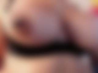 Dulcinea-2's Live Sex Cam Show