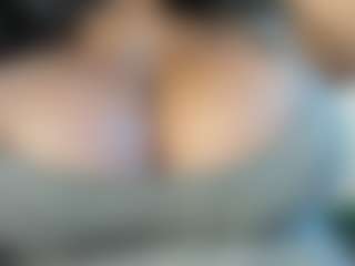 Dulcinea-2's Live Sex Cam Show