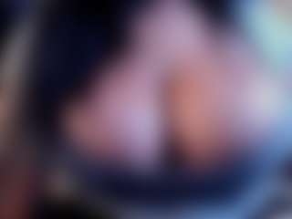 Dulcinea-2's Live Sex Cam Show