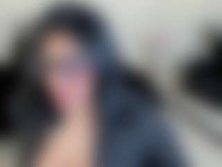 Dulcinea-2's Live Sex Cam Show
