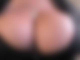 Dulcinea-2's Live Sex Cam Show