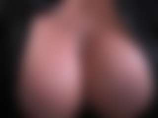 Dulcinea-2's Live Sex Cam Show