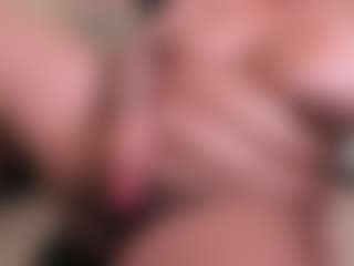 Dulcinea-2's Live Sex Cam Show