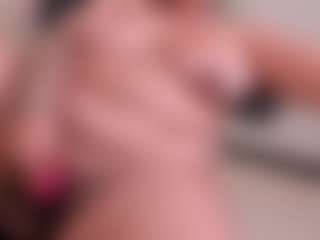 Dulcinea-2's Live Sex Cam Show