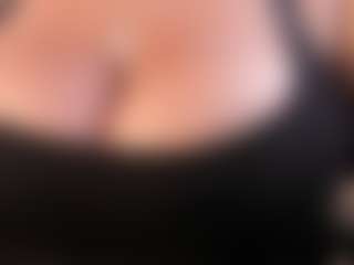 Dulcinea-2's Live Sex Cam Show