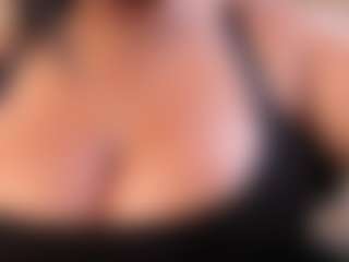Dulcinea-2's Live Sex Cam Show