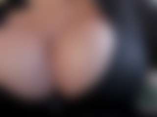 Dulcinea-2's Live Sex Cam Show