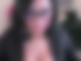 Dulcinea-2's Live Sex Cam Show