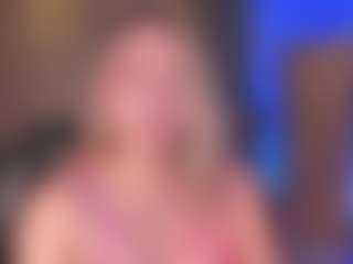 Live cam show with Haley Green - Moaning on AdultVida.com