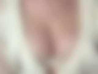 Live cam show with SadeSurrey - Smoking on liverealitysex.com