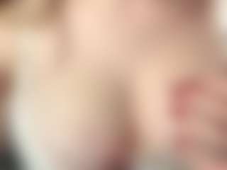 Live cam show with SadeSurrey - Gray Eyes on Camsoda