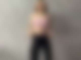 Live cam show with Caroline - Foot Fetish on CamwithHer
