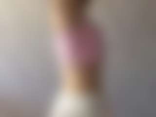Live cam show with Caroline - Fingers on Camsoda