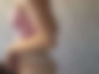 Live cam show with Caroline - Red Hair Teen (18+) on livesexfox.com