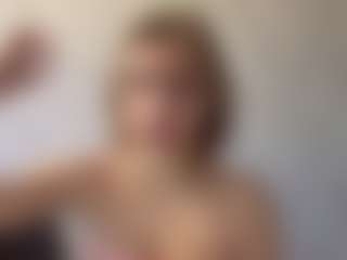 Live cam show with Caroline - Ass Bouncing on Camsoda