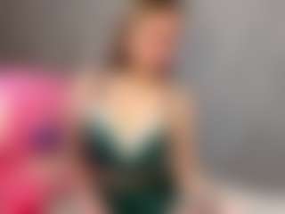 Live cam show with Caroline - New Brown Eyes on Camsoda