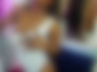 Live-Cam-Show mit anisha-zambrano - Striptease auf Camsoda