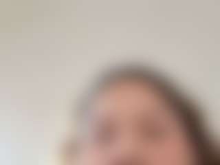 EmilyCM's Live Sex Cam Show