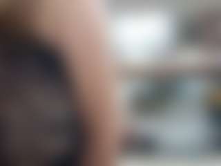 EmilyCM's Live Sex Cam Show