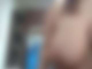 EmilyCM's Live Sex Cam Show